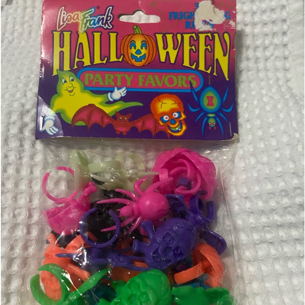 NEW Vintage Lisa Frank Halloween 24 Frightening Characters Rings Party Favors